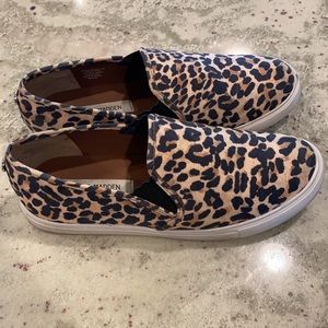 Steve Madden leopard flats